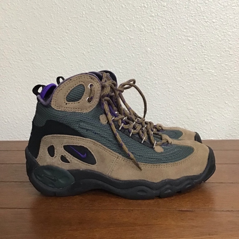 Vintage Nike air ACG hiking boots size 8